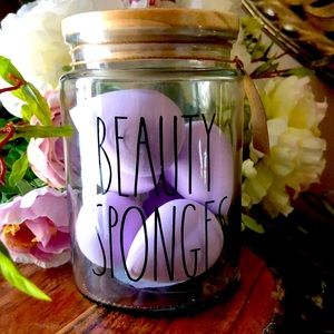 RAE DUNN 6 BEAUTY SPONGES IN A GLASS JAR